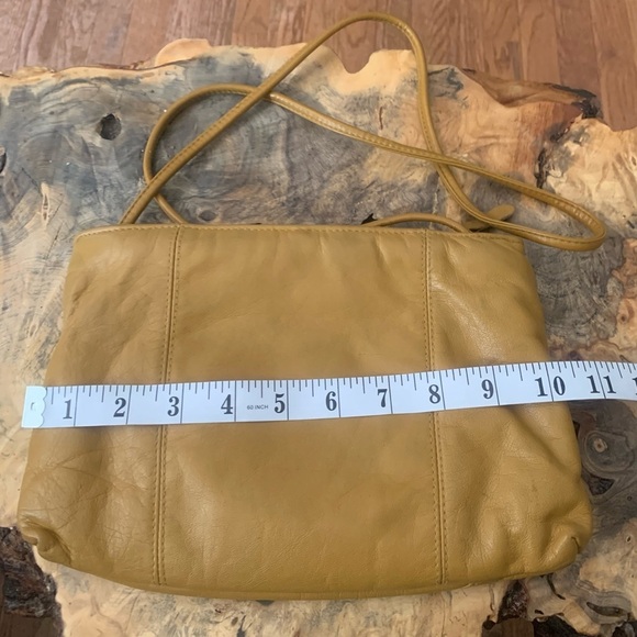 Vintage Pleated Leather Crossbody Bag - Tan/Light Brown - Picture 5 of 6